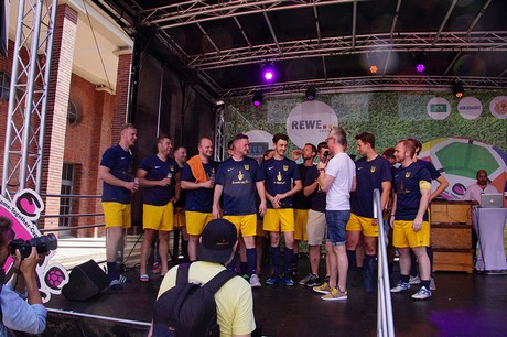 Com Together Cup